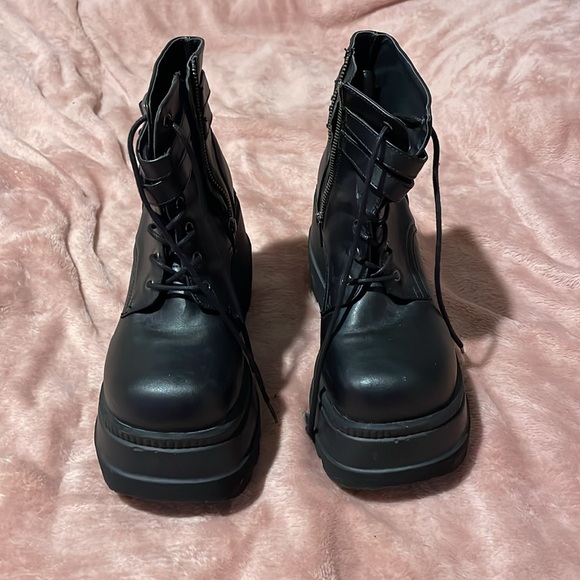 Black Demonia Shaker-52 - Picture 2 of 13